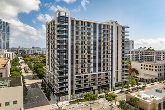 Plus de détails pour 345 Banyan Blvd, West Palm Beach, FL - Local commercial à louer