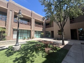 8350 E Raintree Dr, Scottsdale, AZ à louer Photo intérieure– Image 1 sur 11