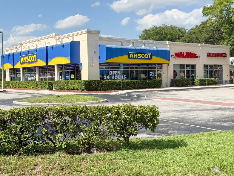 7501 E Colonial Dr, Orlando, FL à louer - Photo de l’immeuble – Image 1 sur 2