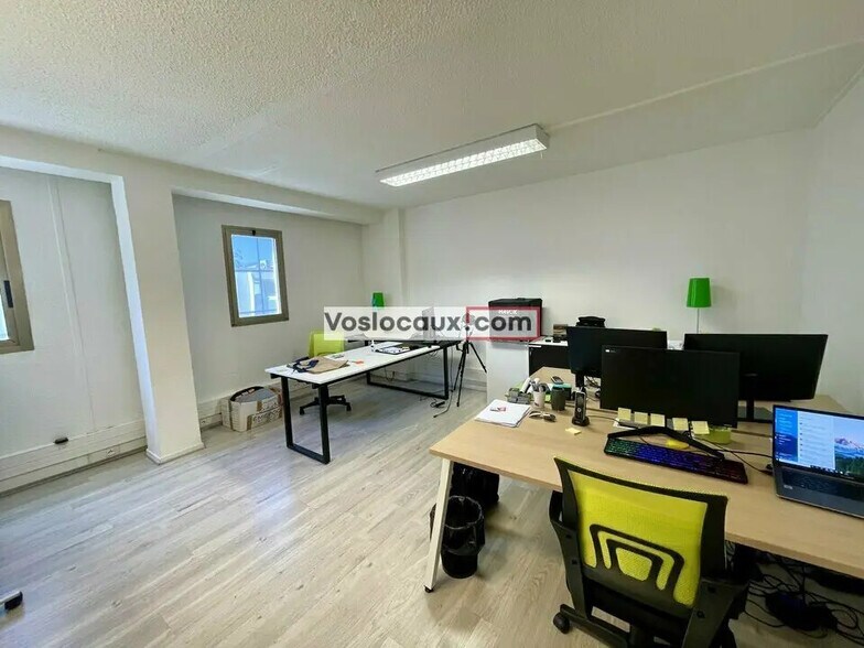 Bureau dans Saint-Laurent-du-Var à louer - Photo de l’immeuble – Image 3 sur 5