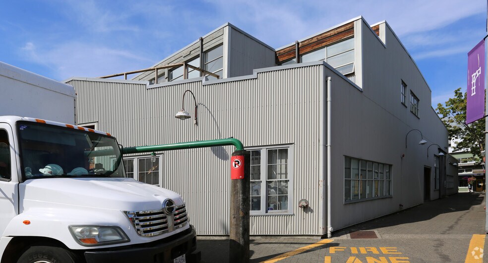 1359 Cartwright St, Vancouver, BC à louer - Photo de l’immeuble – Image 2 sur 3