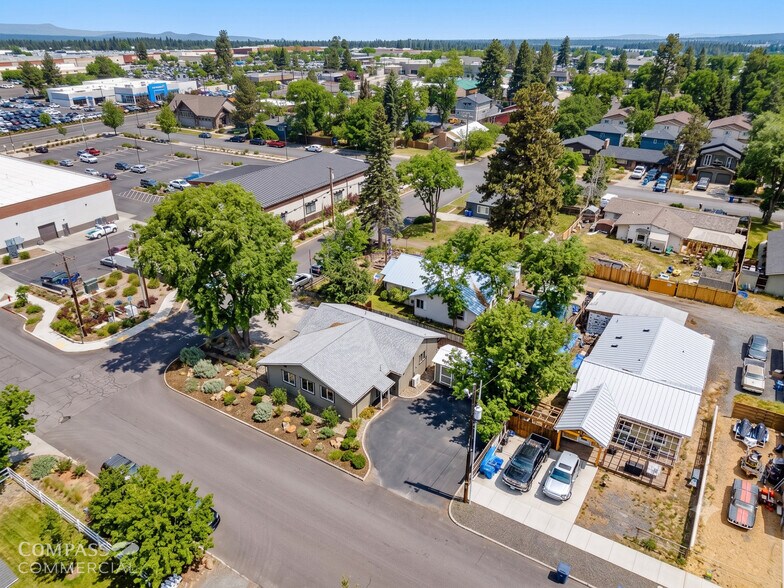 204 NE 4th St, Bend, OR à vendre - Photo de l’immeuble – Image 2 sur 17
