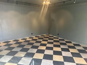 24262 Walnut St, Newhall, CA à louer Photo intérieure– Image 1 sur 2