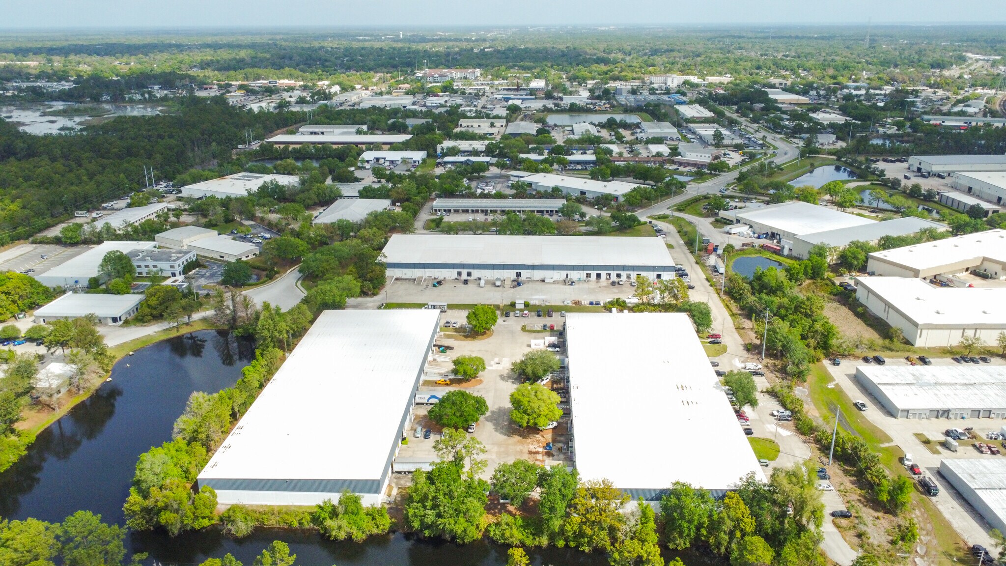 975 Florida Central Pky, Longwood, FL à louer Photo de l’immeuble– Image 1 sur 8