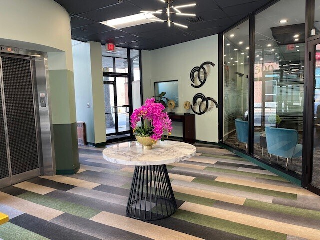 300 Essex St, Lawrence, MA à louer - Hall d’entrée – Image 1 sur 11