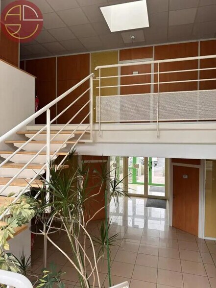 Bureau dans CASTELNAU-D'ESTRETEFONDS à louer - Photo de l’immeuble – Image 1 sur 4