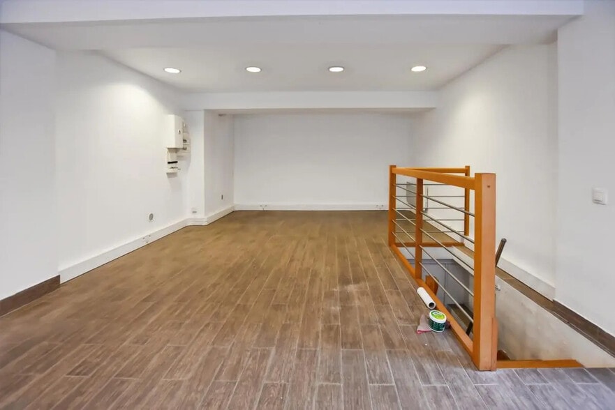 Local commercial dans Paris à louer - Photo de l’immeuble – Image 2 sur 11