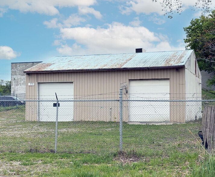 3715 Russell St, Windsor, ON à vendre - Photo de l’immeuble – Image 2 sur 3