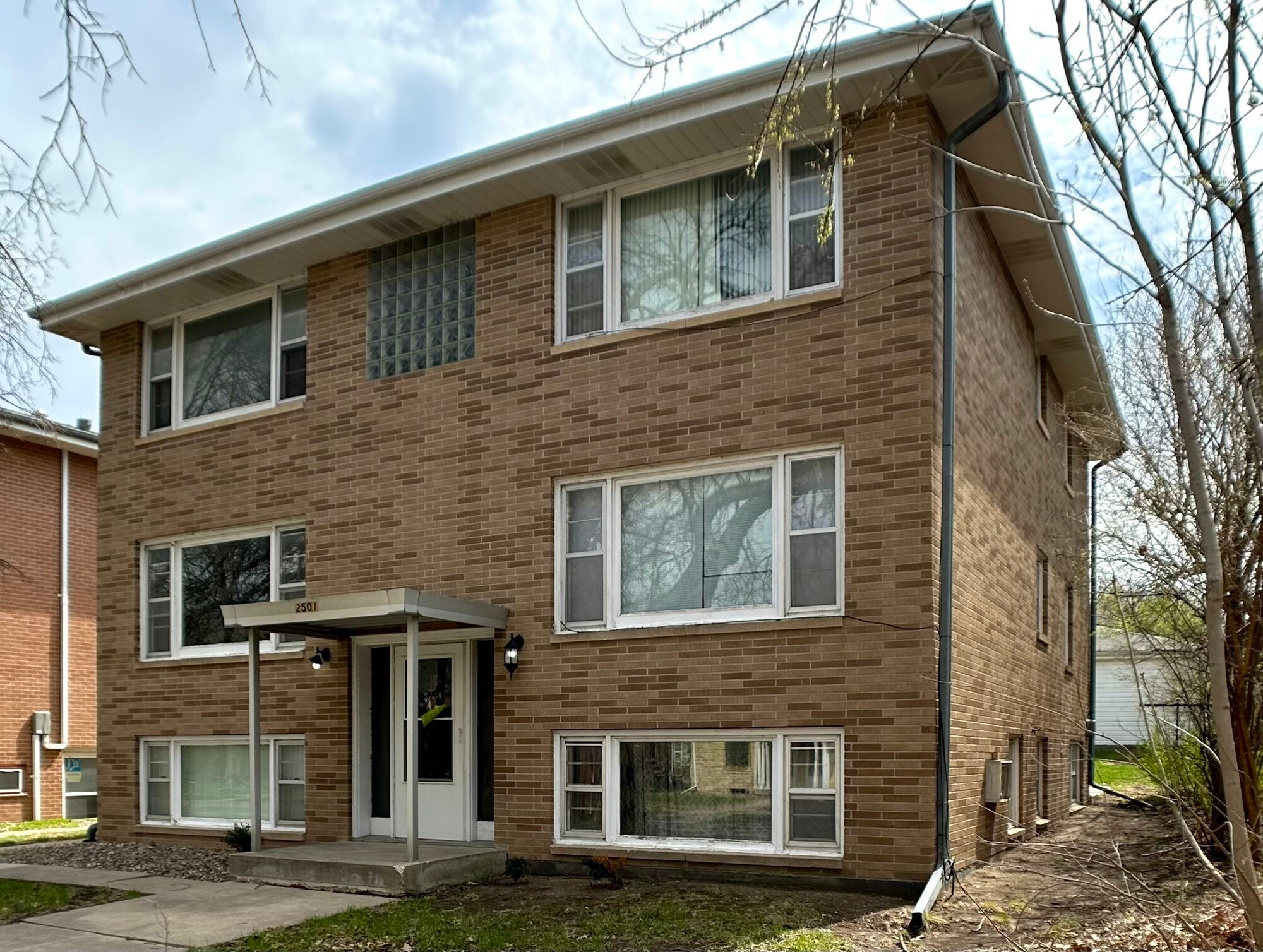 2501 A St, Lincoln, NE à vendre Photo de l’immeuble– Image 1 sur 10