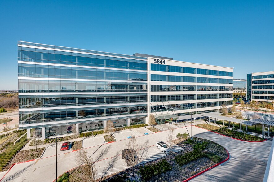 6160 Warren Pky, Frisco, TX à louer - Photo de l’immeuble – Image 2 sur 17