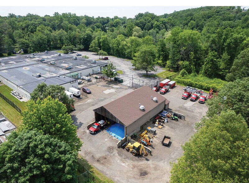 55 Old Ridgebury Rd, Danbury, CT à vendre - Photo de l’immeuble – Image 3 sur 7