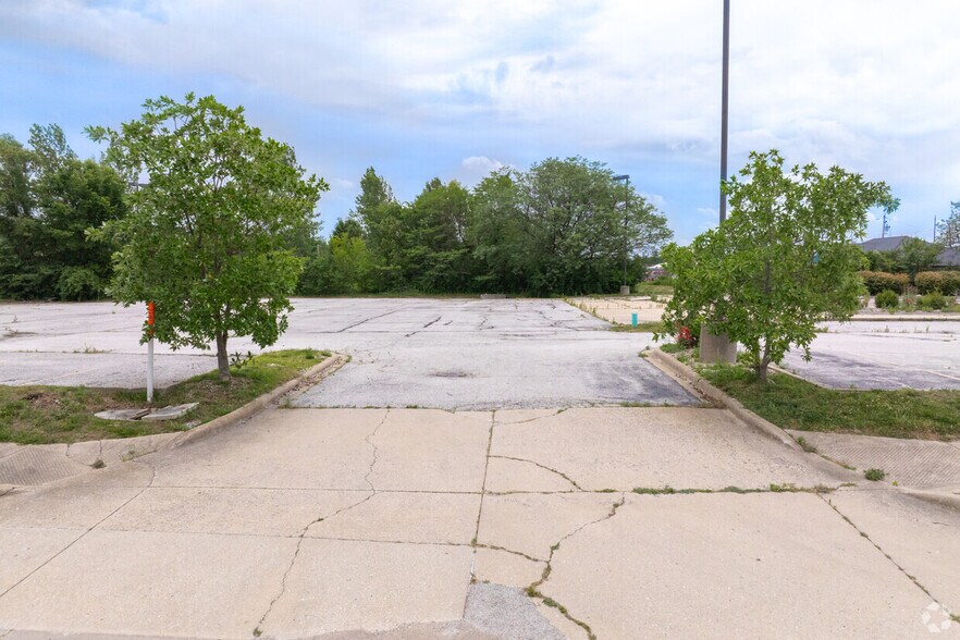 4390 N Illinois St, Swansea, IL à vendre - Photo de l’immeuble – Image 3 sur 36