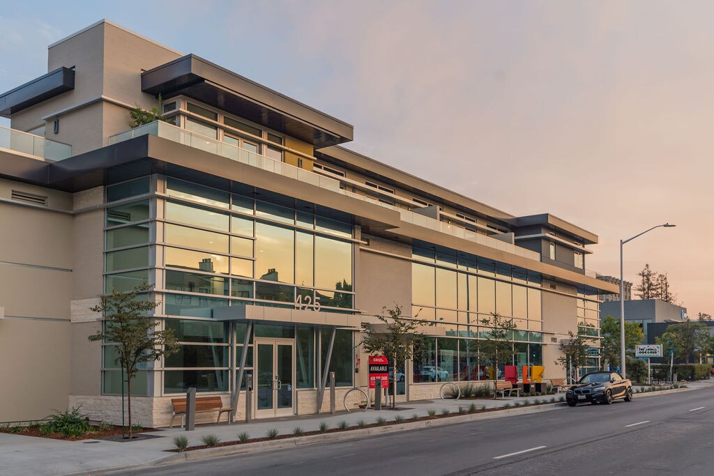 425 Page Mill Rd, Palo Alto, CA à louer Photo de l’immeuble– Image 1 sur 14