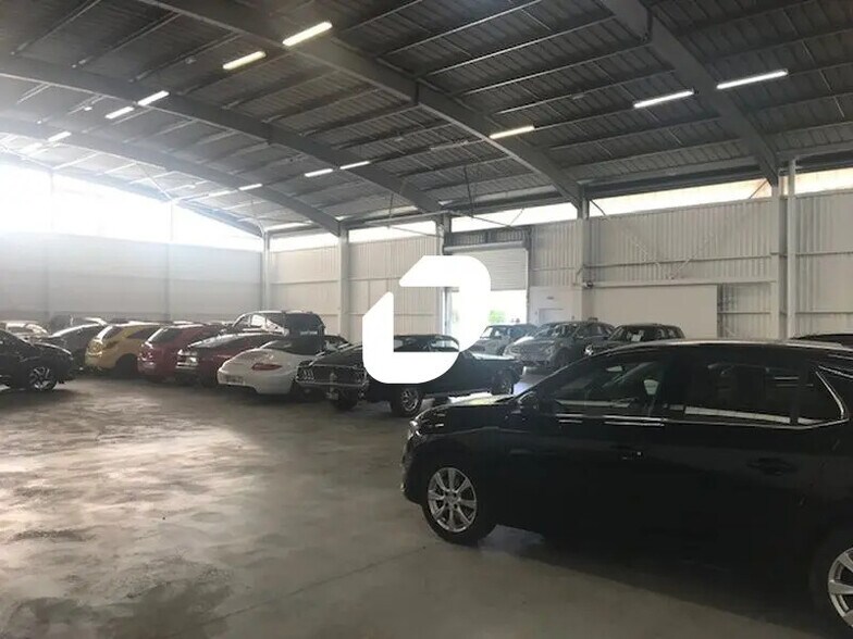 Local d’activités dans Bruges à louer - Photo de l’immeuble – Image 3 sur 5