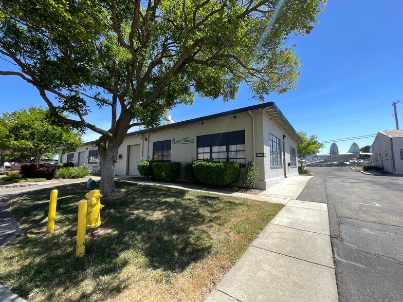 5910 Price Ave, Mcclellan, CA à louer - Photo de l’immeuble – Image 2 sur 4