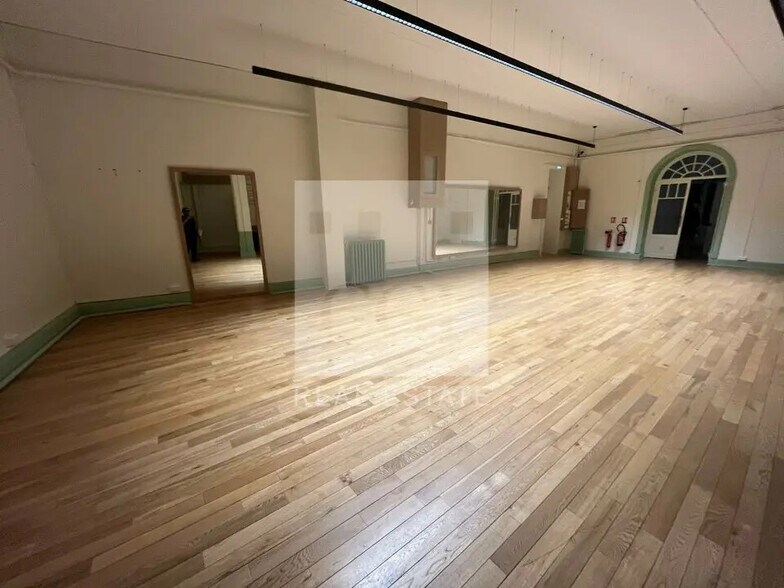 Bureau dans Lyon à louer - Photo de l’immeuble – Image 2 sur 9