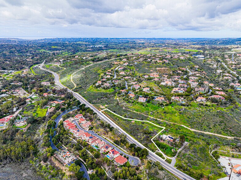 8010 Del Dios Highway, Rancho Santa Fe, CA à vendre - Photo de l’immeuble – Image 3 sur 9