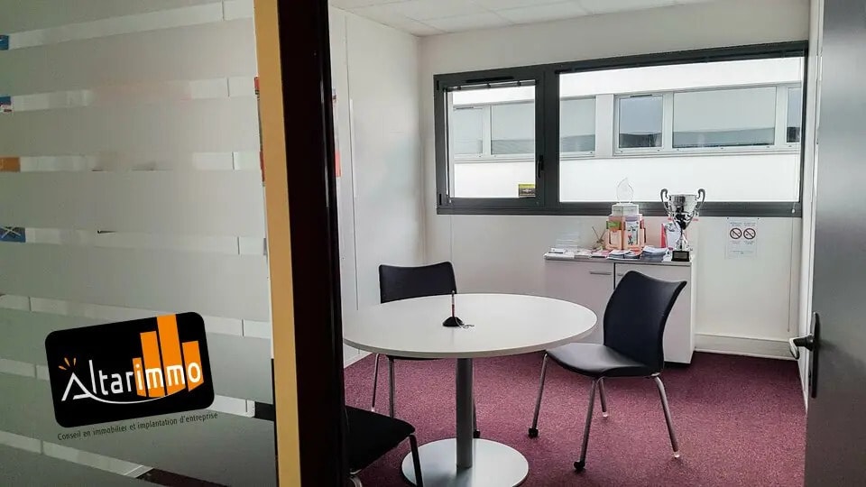 Bureau dans Chartres à vendre - Photo de l’immeuble – Image 3 sur 7