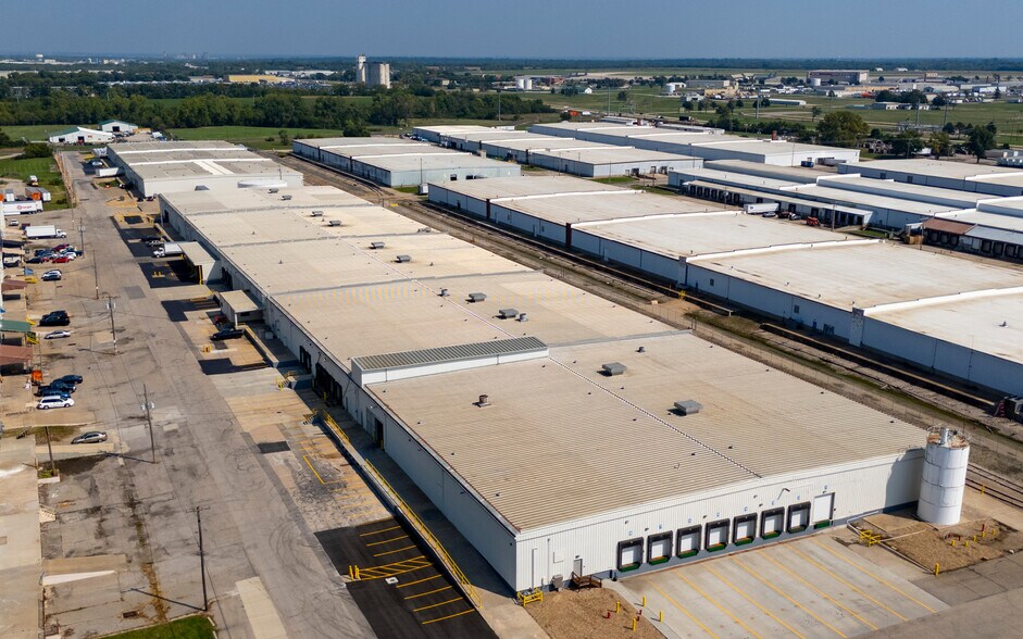 Forbes Industrial Park portefeuille de 3 biens à vendre sur LoopNet.fr - Photo de l’immeuble – Image 3 sur 6