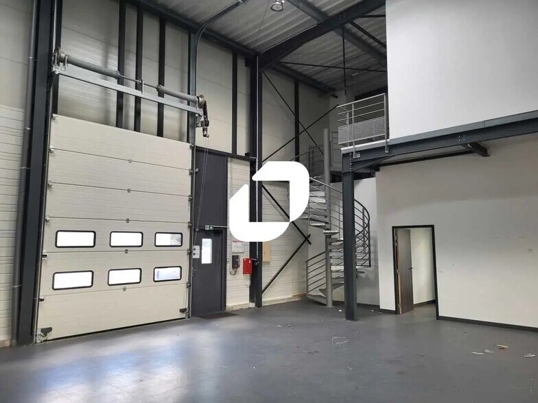 Local d’activités dans Mérignac à louer - Photo de l’immeuble – Image 3 sur 10