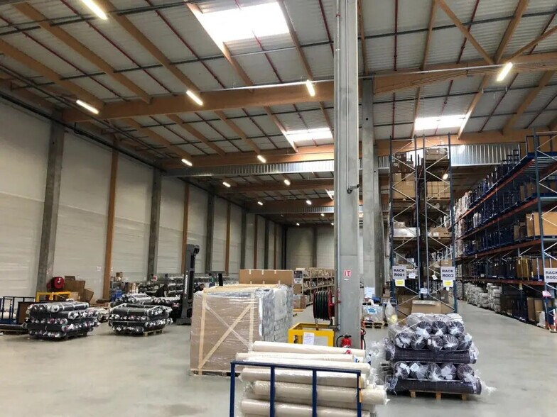 Bureau dans Marly-la-Ville à louer - Photo intérieure – Image 3 sur 8