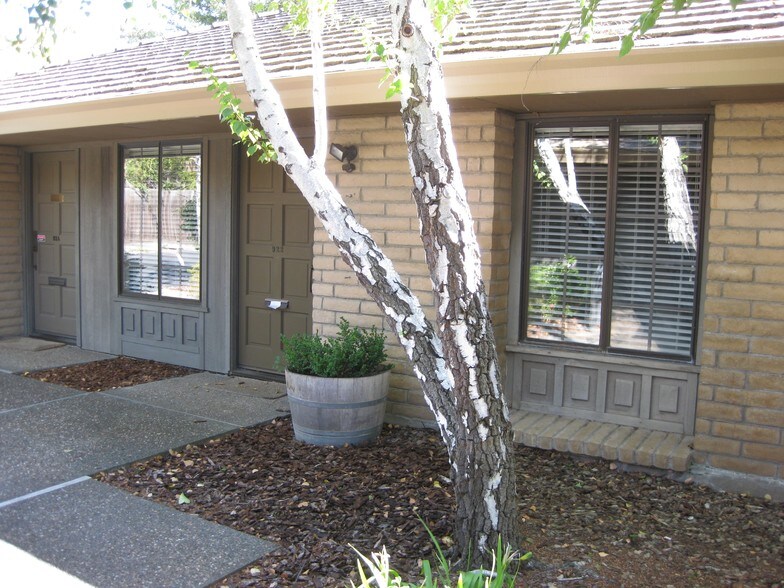 916-920 W 1st St, Sonoma, CA à louer - Photo de l’immeuble – Image 3 sur 5