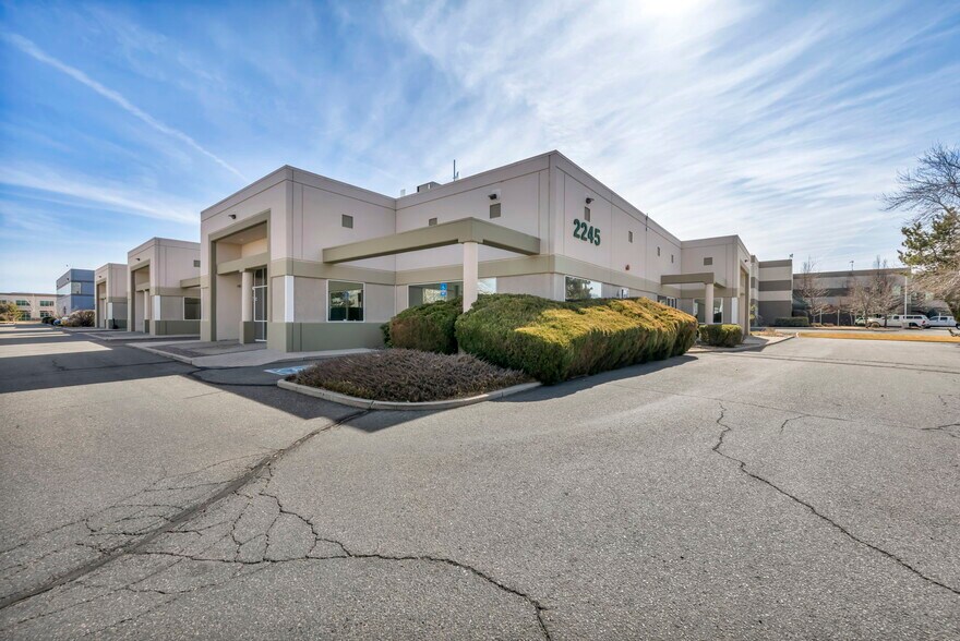 2245 Meridian Blvd, Minden, NV à louer - Photo de l’immeuble – Image 1 sur 21