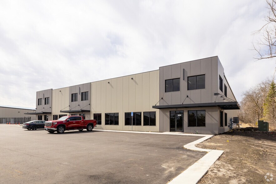 1985 County Road 90, Maple Plain, MN à louer - Photo de l’immeuble – Image 3 sur 4