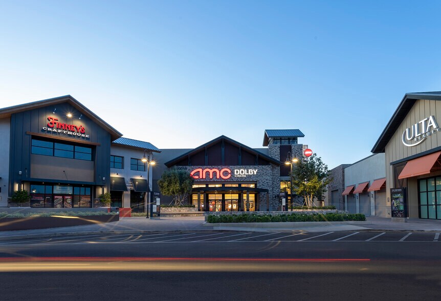 Rinaldi St, Porter Ranch, CA à louer - Photo de l’immeuble – Image 3 sur 3