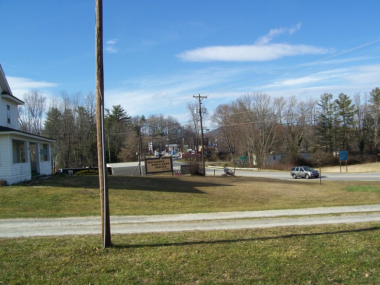 4178 Haywood Rd, Mills River, NC à vendre - Photo de l’immeuble – Image 2 sur 23