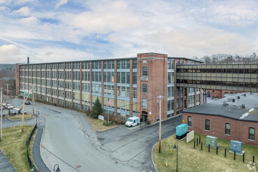 75 Green St, Clinton, MA à louer - Photo principale – Image 1 sur 28