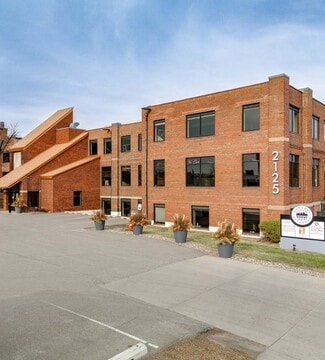 Plus de détails pour 2125 Hennepin Ave E, Minneapolis, MN - Bureau à vendre