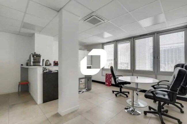 Plus de détails pour Bureau à louer