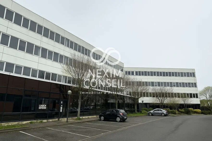 Bureau dans Gennevilliers à vendre - Photo de l’immeuble – Image 1 sur 9