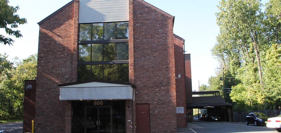 800 Bloomfield Ave, Nutley, NJ à louer - Photo principale – Image 1 sur 16