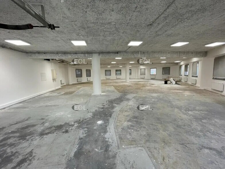 Local d’activités dans Nanterre à louer - Photo de l’immeuble – Image 3 sur 6