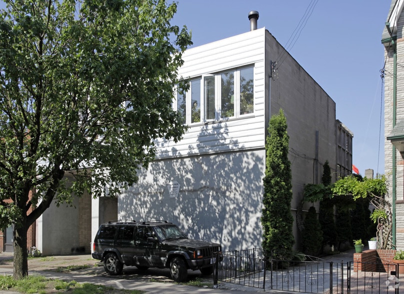 134 Osler St, Toronto, ON à louer - Photo principale – Image 1 sur 2