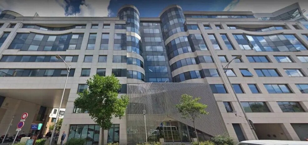 19-27 Rue Camille Desmoulins, Issy-les-Moulineaux à louer - Photo de l’immeuble – Image 1 sur 9