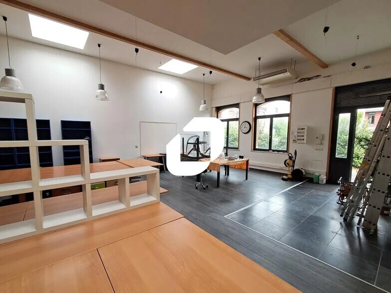 Bureau dans Roubaix à louer - Photo de l’immeuble – Image 3 sur 10