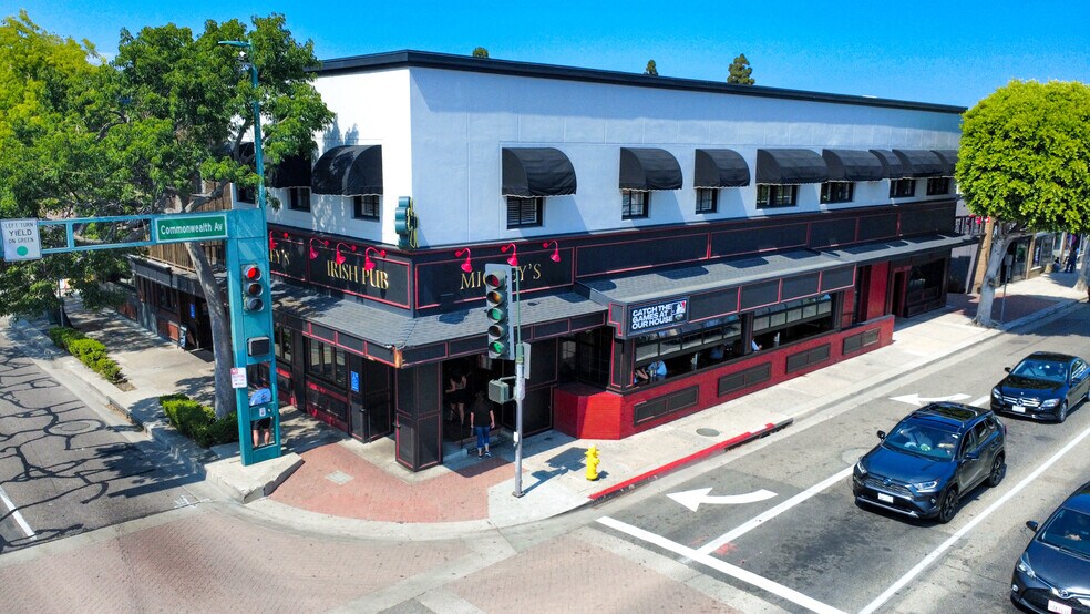 101 E Commonwealth Ave, Fullerton, CA à louer - Photo de l’immeuble – Image 3 sur 4