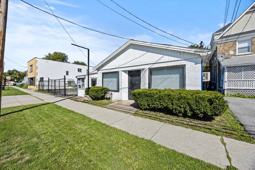 2314-2318 Niagara St, Niagara Falls, NY à louer - Photo de l’immeuble – Image 3 sur 20