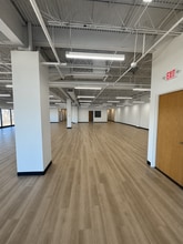 118 Turnpike Rd, Southborough, MA à louer Photo intérieure– Image 2 sur 10