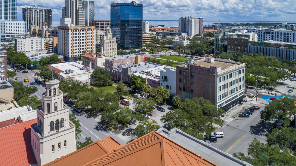 450 N 1st Ave, Saint Petersburg, FL à louer - Photo de l’immeuble – Image 3 sur 9