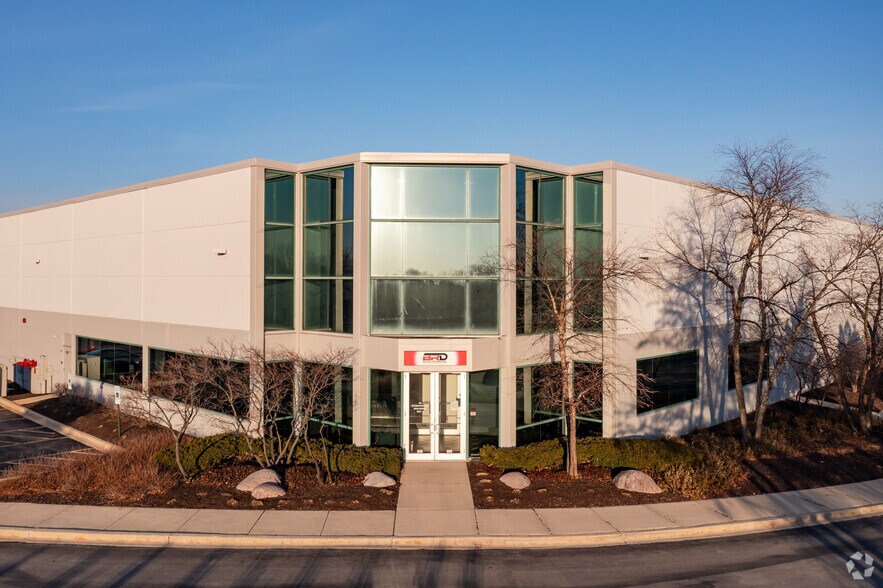 80 Internationale Blvd, Glendale Heights, IL à louer - Photo de l’immeuble – Image 3 sur 9