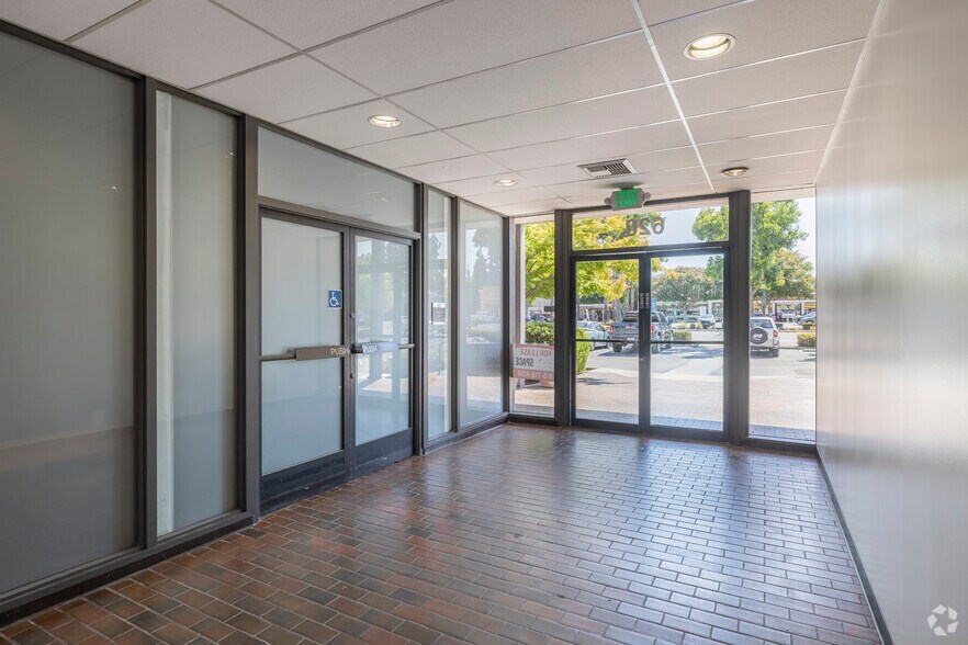 620 Contra Costa Blvd, Pleasant Hill, CA à louer - Hall d’entrée – Image 3 sur 12