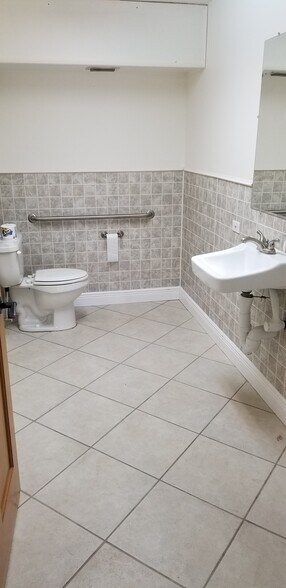 3021-3027 Manatee Ave W, Bradenton, FL à louer - Photo de l’immeuble – Image 3 sur 6