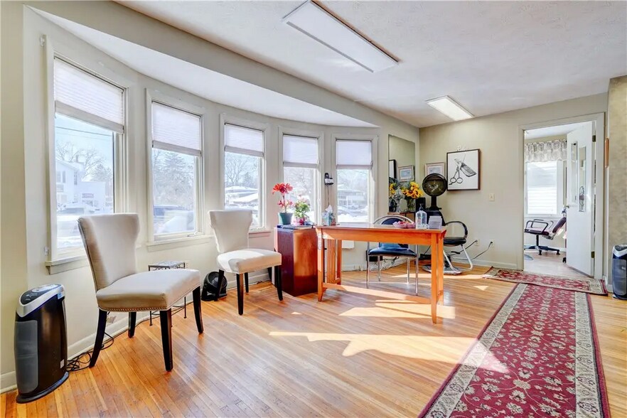 2362 Monroe Ave, Rochester, NY à vendre - Photo intérieure – Image 3 sur 17