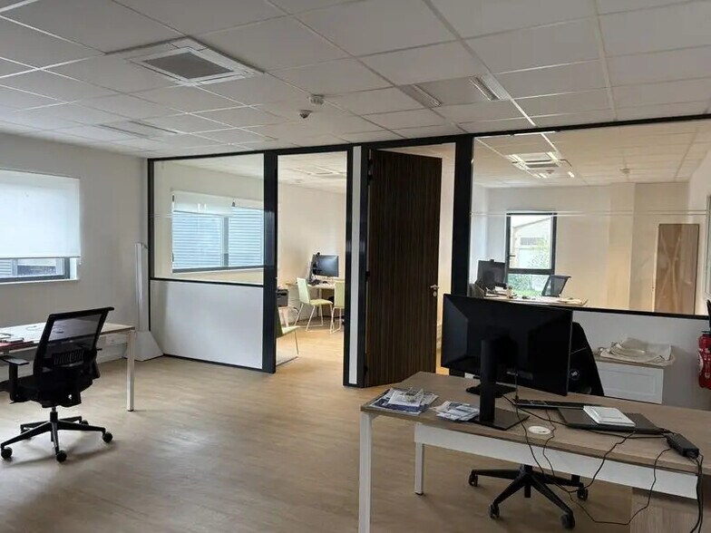 10 Rue Jacquard, Chassieu à vendre - Photo intérieure – Image 2 sur 8