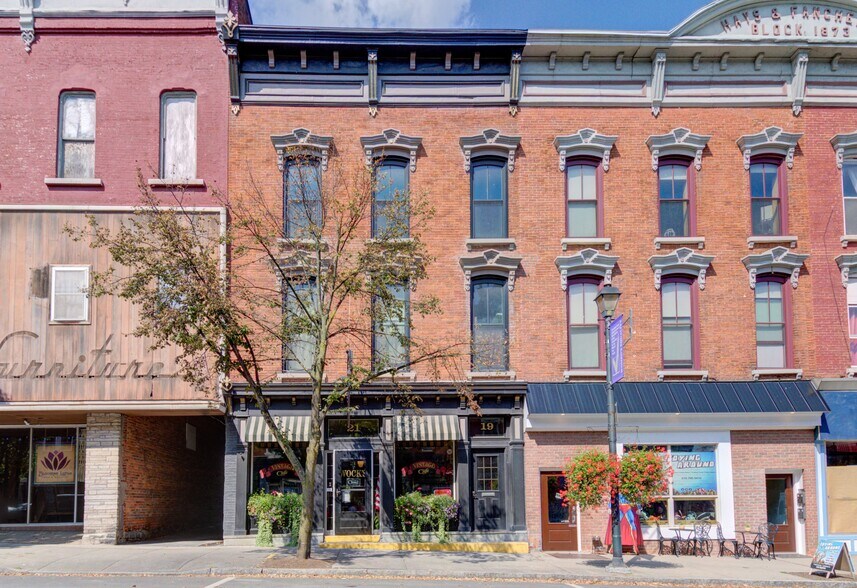 19-21 W Main St, Johnstown, NY à vendre - Photo de l’immeuble – Image 3 sur 27