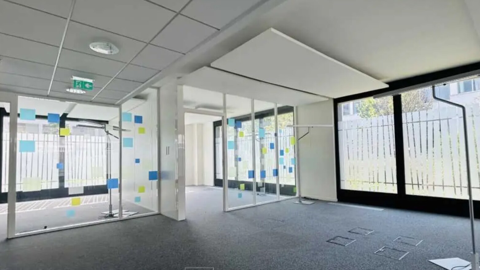 Bureau dans Vaulx-en-Velin à louer Photo intérieure– Image 1 sur 6